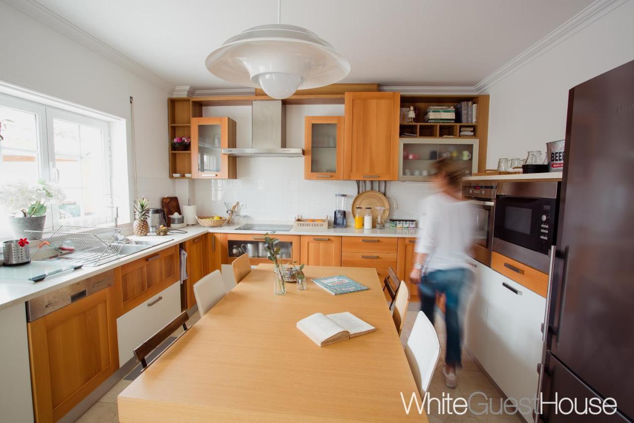 White Guest House Пениш Екстериор снимка