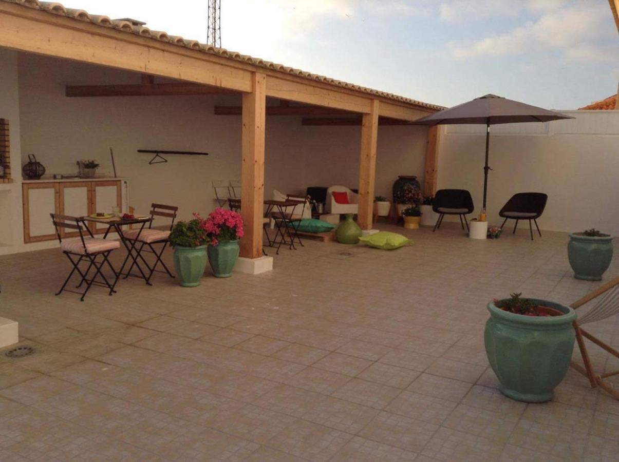 White Guest House Пениш Екстериор снимка